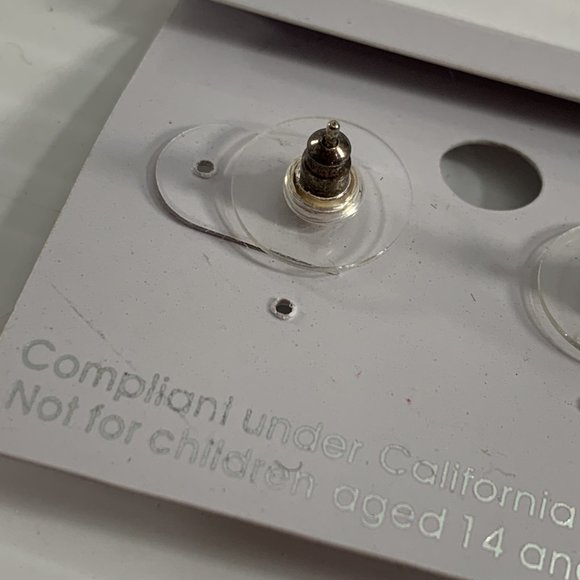 Crystal Avenue Earrings Green Rhinestone Studs Oval Shape New on Card - Picture 4 of 6